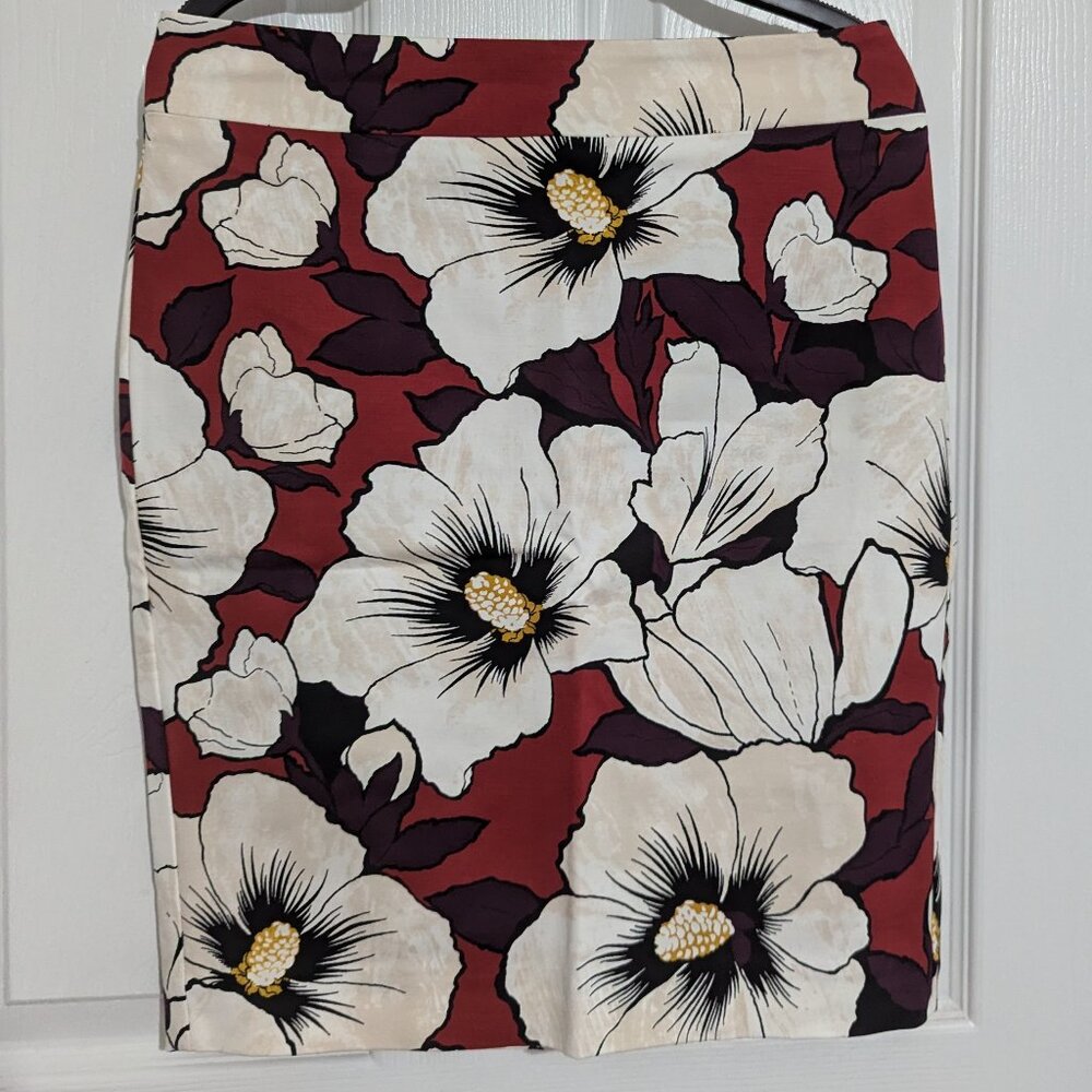 NWT Ann Taylor Factory Red/White/Purple Floral Cotton Pencil Skirt Sz 0P
